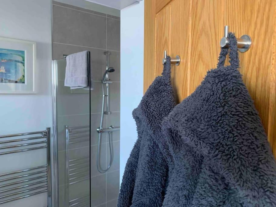 St Agnes Perfect Location, Hot Tub, Sea Views, Gym Appartement Buitenkant foto