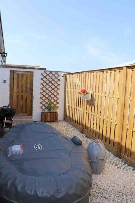 St Agnes Perfect Location, Hot Tub, Sea Views, Gym Appartement Buitenkant foto