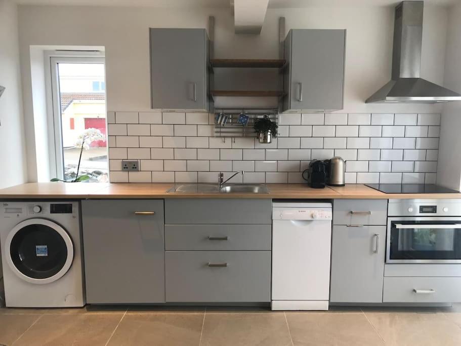 St Agnes Perfect Location, Hot Tub, Sea Views, Gym Appartement Buitenkant foto